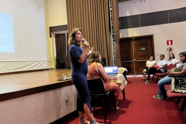 Foto: A nutróloga, Marina Bicalho respondeu a perguntas do público.  