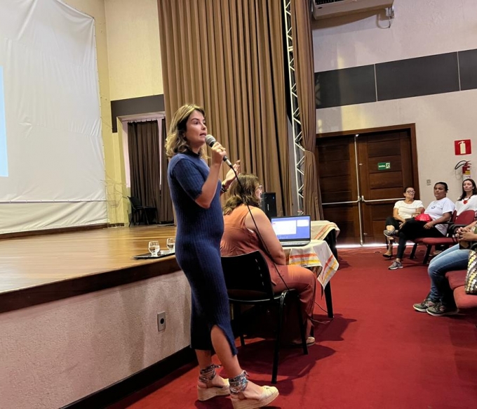 Foto: A nutróloga, Marina Bicalho respondeu a perguntas do público.  